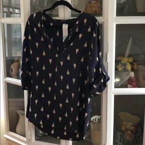 41Hawthorne  Navy Tulip print Tab Sleeve Blouse